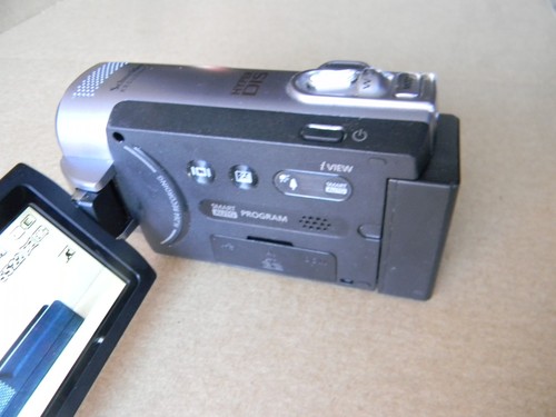 Samsung SMX-F40SP Digital Camcorder - Picture 5 of 10