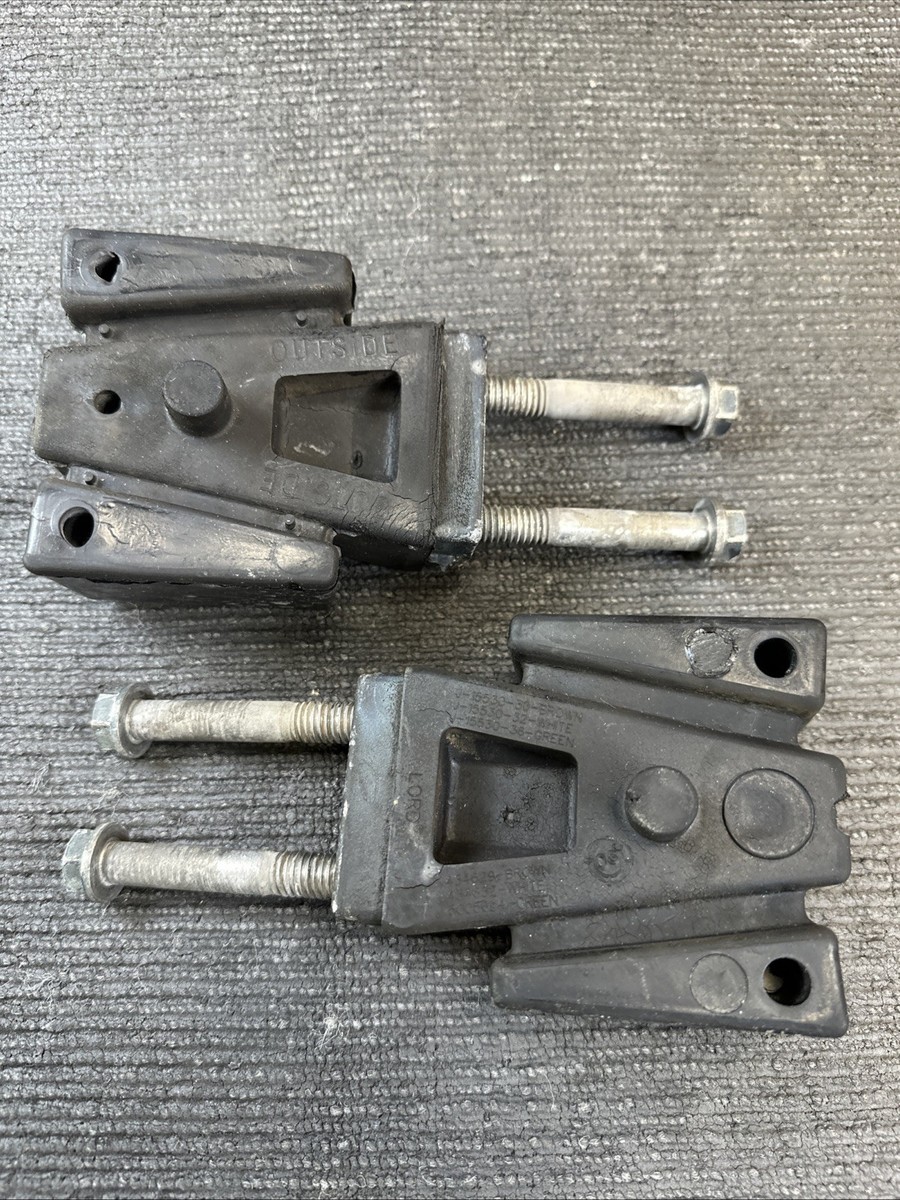 OEM OMC Evinrude Johnson Lower Rubber Mount 0434632 434632 for