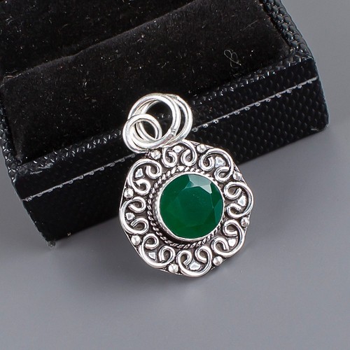 Green Onyx Gemstone 925 Sterling Silver Jewelry Round Pendant 1.06" Gift For Her - Picture 3 of 8