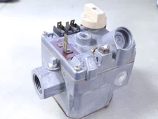 Carrier Bryant Payne Gas Valve 301273-720 Robertshaw 646A-W