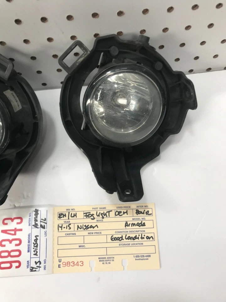 Juego de luces antiniebla Nissan Armada 2014 2015 con soporte OEM usadas Foto 3 de 4