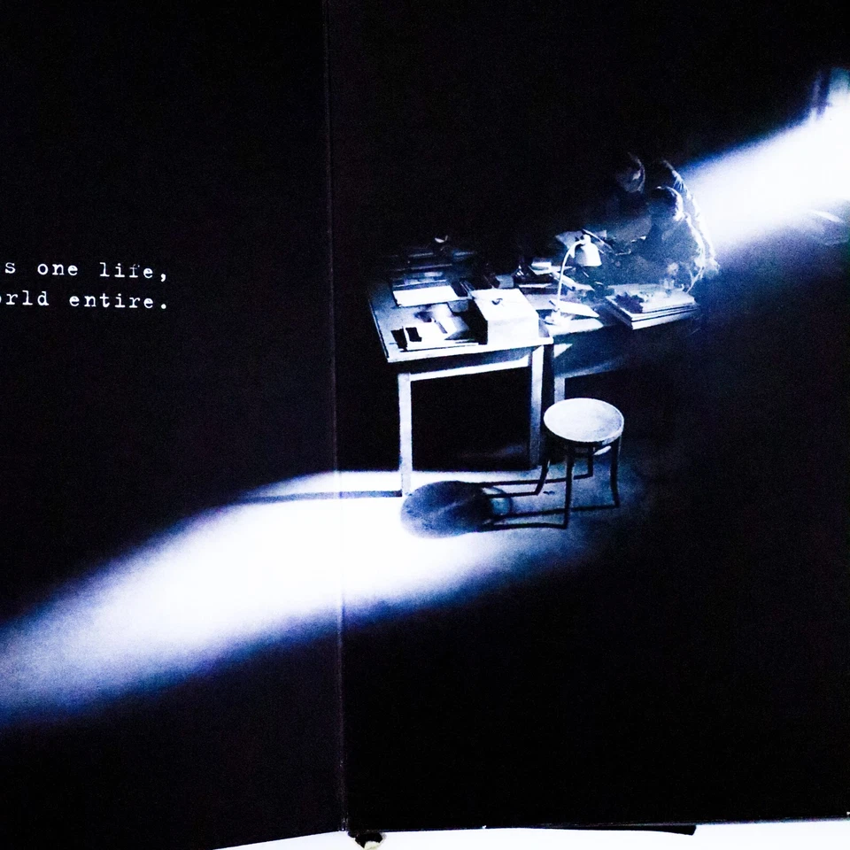 Schindler's List (DVD, 1993, Box Set) Liam Neeson, Ralph Fiennes Biography Movie - Image 3 of 4