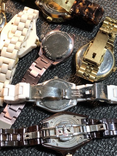 Ladies Watch Lot Michael Kors,Fossil,Isaac Mizrahi,Akribos Women’s UNTESTED - Picture 12 of 24