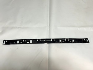 VW Jetta VI 162 Halter Stoßstange hinten mitte Führungsprofil 5C6807863