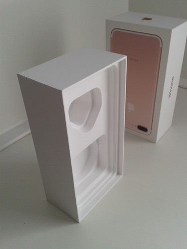 Apple iPhone 7 Rose Gold 32GB, no phone, empty box only, 99p start bid. - Zdjęcie 11 z 11