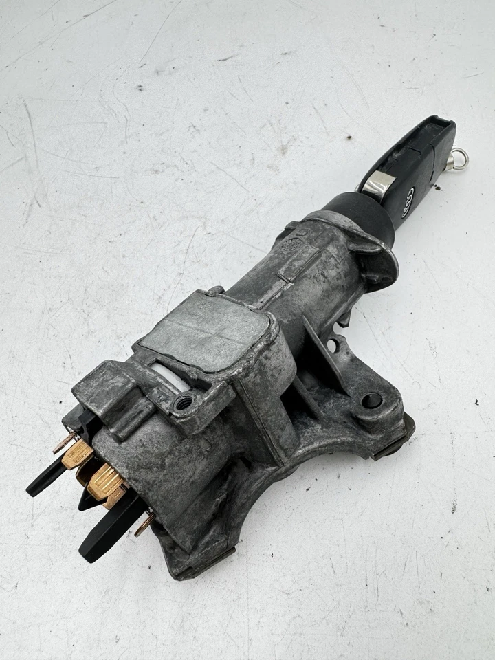 2000-2002 Audi A4 Quattro S4 Cylinder Lock & Key 4B0905851C OEM - Image 3 of 4