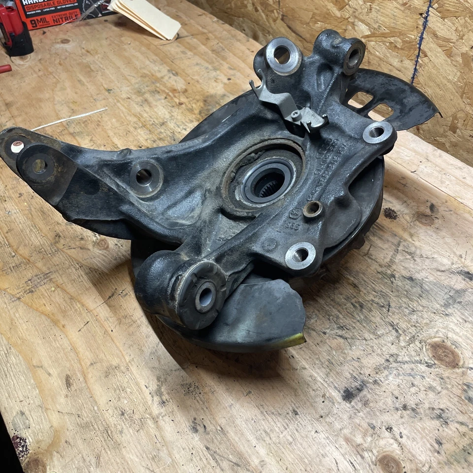 Audi Q7 2007-2015 suspensión trasera izquierda lado conductor nudillo buje montaje husillo  Foto 3 de 4