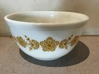 PYREX Butterfly Gold 1 1/2 Qt Mixing Nesting Bowl #402 Vintage Retro Made in USA