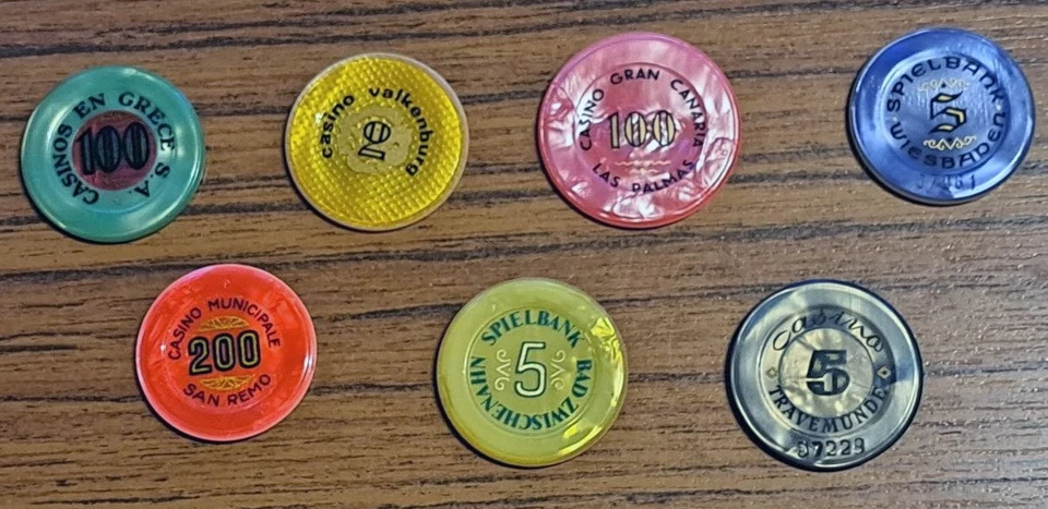 Jetons ; 7 verschiedene Casinos / Spielbanken ; Set 3 - Bild 1 von 1
