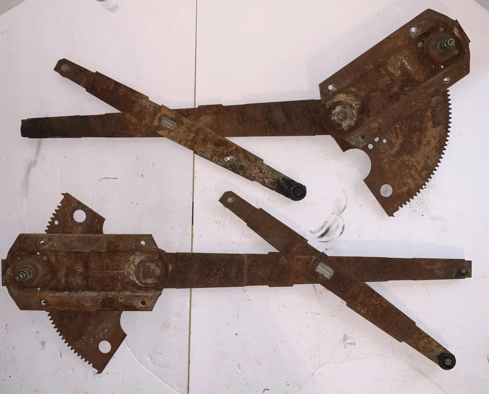 1981 - 1993 Dodge D100 D150 Ramcharger W100 W150 OEM Manual Window Regulator Set - Image 2 of 4