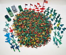BULK 1300+ Pieces Military Plastic Toy Soldiers Army Men Flags Vehicles Vintage