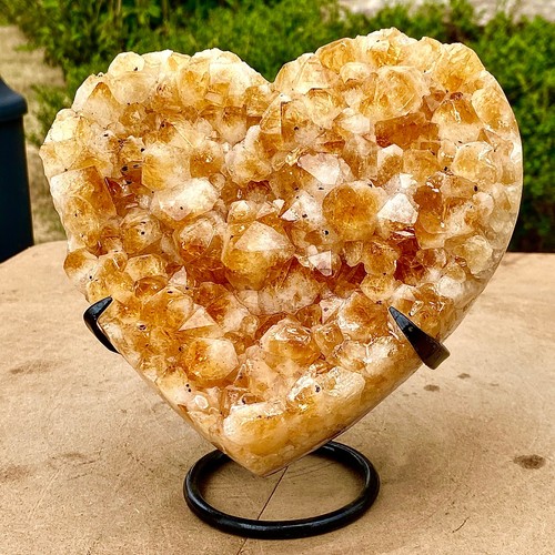 5.68LB Brazilian yellow crystal block hand cutting heart-shaped treatment - 第 2/13 張圖片