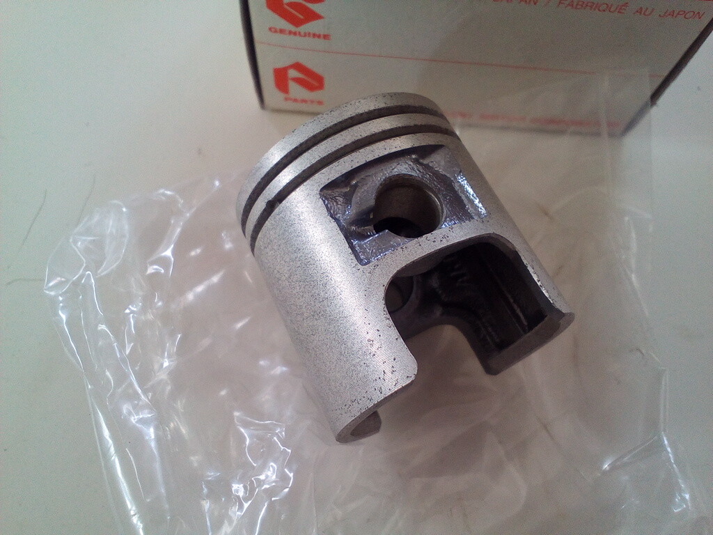 Piston nu Suzuki 50 AP et Katana cote +1 diamètre 41.5mm pour cylindre origine