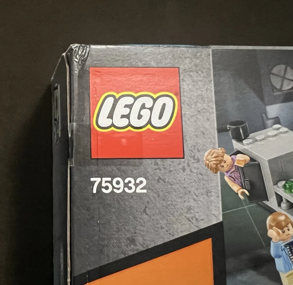 CAJA DAÑADA LEGO Parque Jurásico Velociraptor Chase 75932 Mundo Retirado Foto 4 de 4