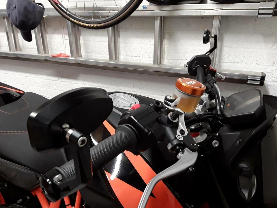 Espejos retrovisores de extremo de manillar de motocicleta de 7/8" para Triumph Street Triple R 675 Foto 2 de 4