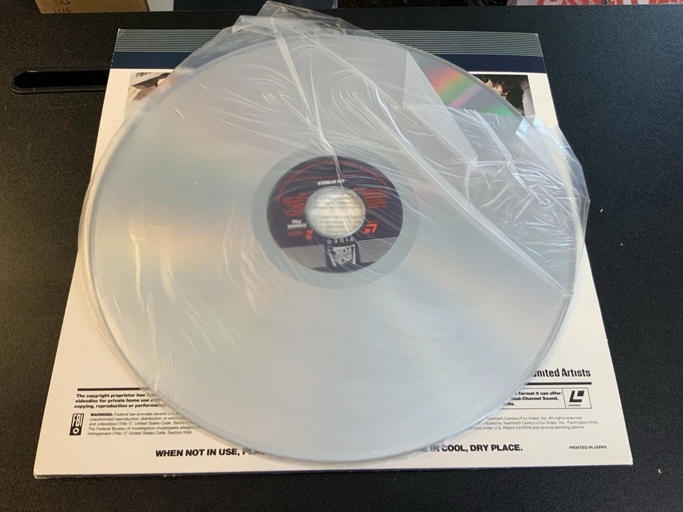 James Bond 007 2x LaserDisc Lot - For Your Eyes Only & Goldfinger Pioneer 20th - Image 4 of 4