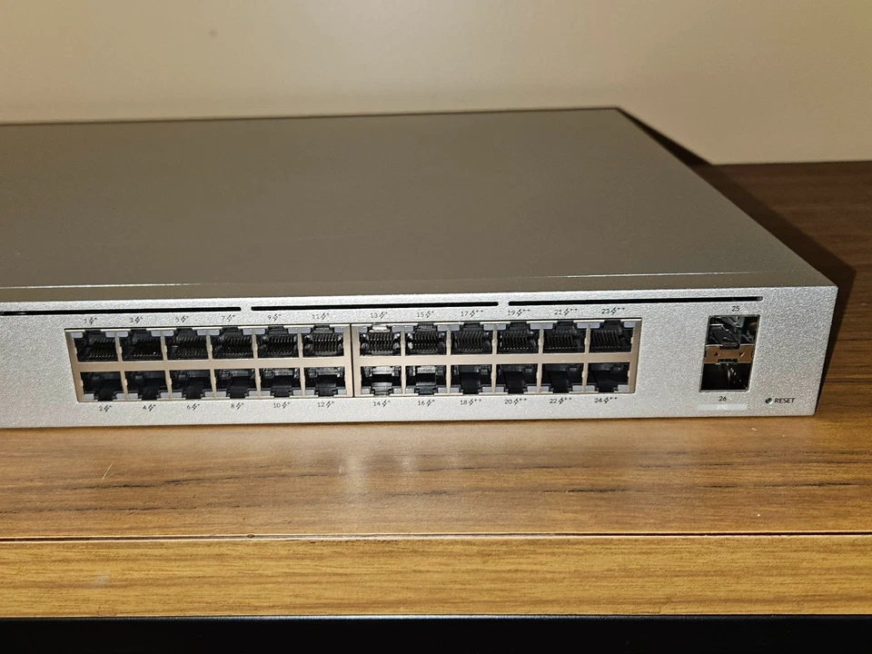 Ubiquiti Networks UniFi Pro PoE 24-Port Gigabit Switch USW-Pro-24-PoE