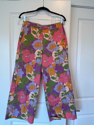 NWOT Adorable Penny Black Capri Pants Bright Floral Pattern IT 42 US 6 UK 10