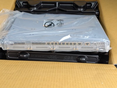 Juniper Networks SRX340 16-Port Enterprise Services Gateway