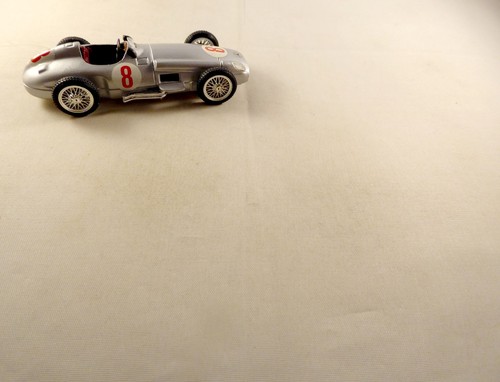 Modellino auto 1:43 BRUMM Formula 1 GP MERCEDES BENZ auto da corsa N° 8 argento freccia 1:43 - Foto 2 di 9