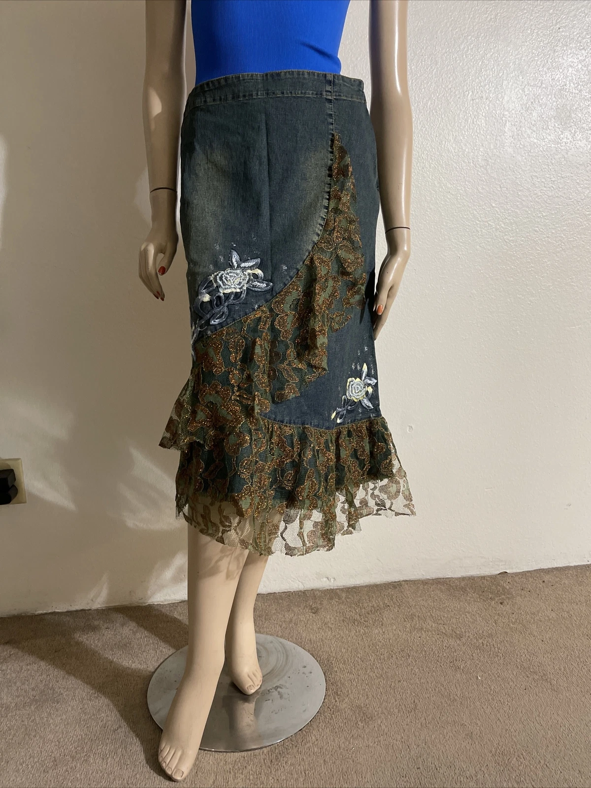 Blue Denim Cotton beaded lace Ruffle Embroidery Boho Size S(4-6) maxi skirt 3135
Opens in a new wind