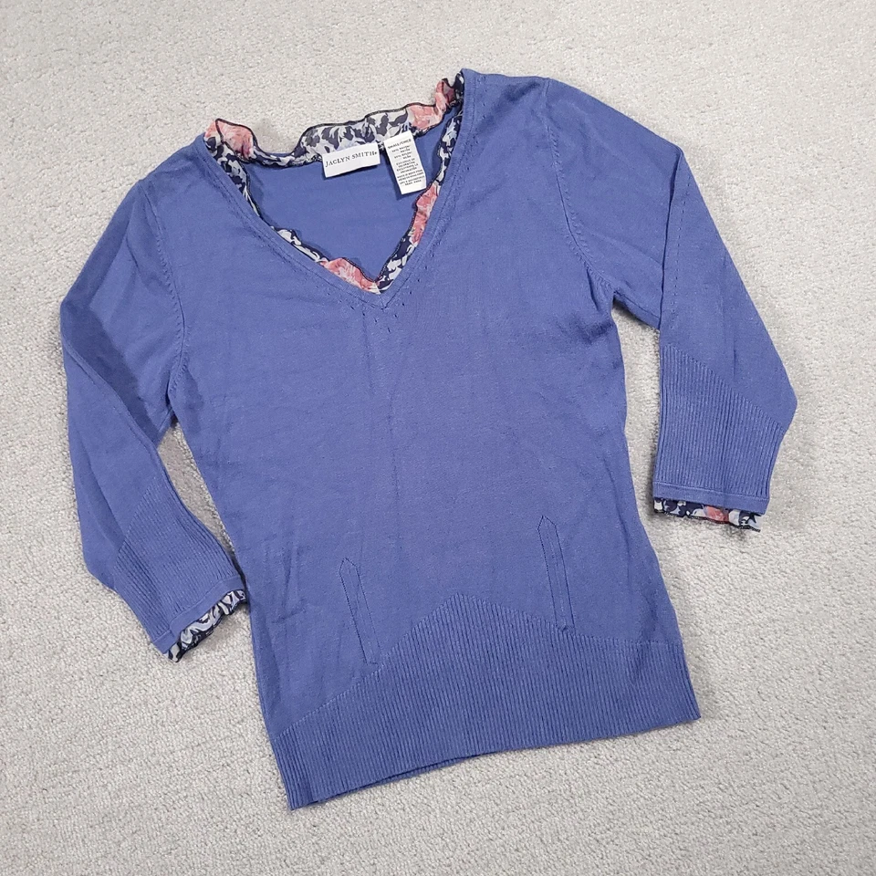 Suéter Clásico Jaclyn Smith Para Mujer Pequeño Azul Cuello en V Nylon Floral Volantes Foto 2 de 4