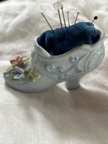 VTG Porcelain Shoe Pin Cushion Hand Painted 3.5" x 2" - Picture 3 of 6