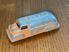 Vintage 1949 TootsieToy Oil Tanker Ford F6 Made in USA 4โ