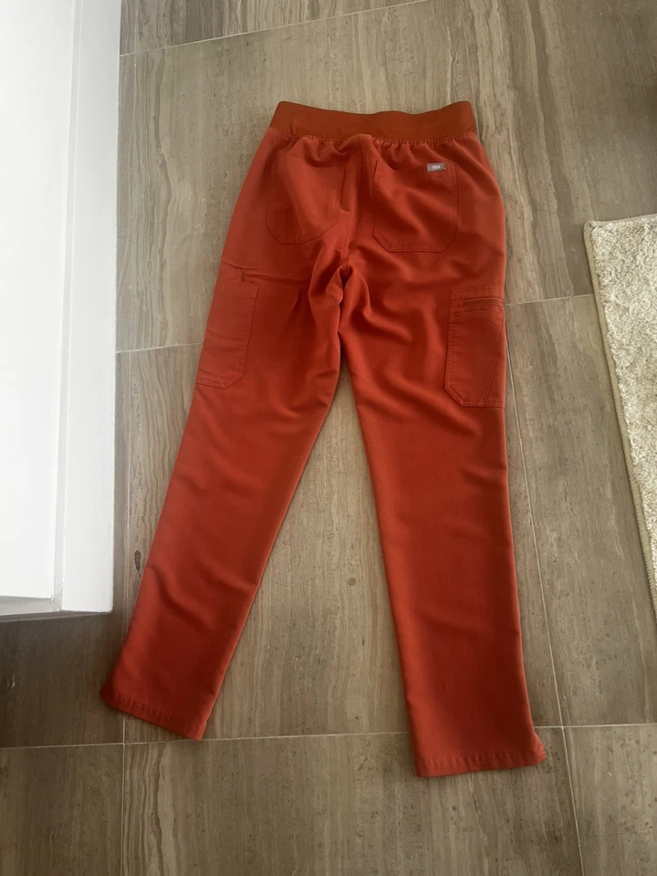 Conjunto Médico Figs Para Mujer XS Catarina Top, Pantalones Médicos S Yola - Terra Cotta Naranja Foto 2 de 4