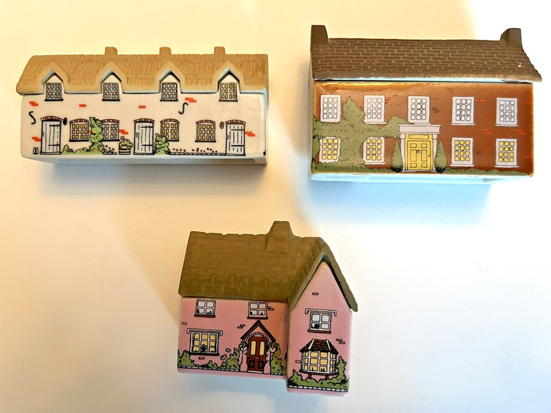WADE ENGLAND Houses - Buy 3 (Very Good Condition) Get 3 Damaged Free - SEE PICS