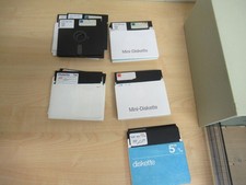 50x 5.25  5 1.4 Zoll 5 1/4 Zoll DD  Disketten mit Box Atari 8bit Commodore C64 ?