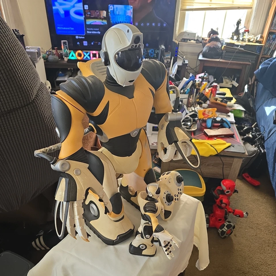 WowWee Robosapien V2 Humanoide Raro Robot Amarillo Sin Control Remoto Sin Probar BUENO Foto 2 de 4