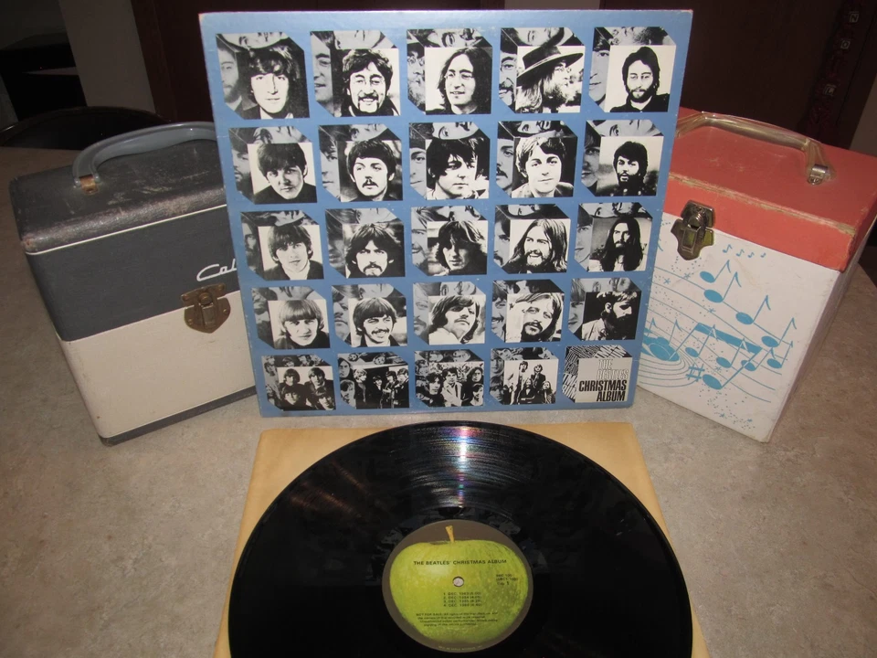 THE BEATLES 1970 Beatles CHRISTMAS ALBUM Fan Club Christmas... VINYL EX / EX! - Image 2 of 4