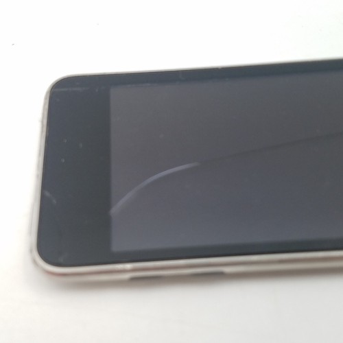 Apple iPod Touch 3rd Generation A1318 - 32GB - Black and Silver - Tested - Picture 3 of 11