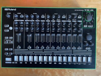 Roland Aira TR-8 Rhythm Performer Drum Machine