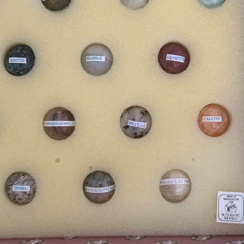 Handmade 20 mm Semi-Precious Stone Marble Solitaire Board Game- Authentic Models - Picture 9 of 24