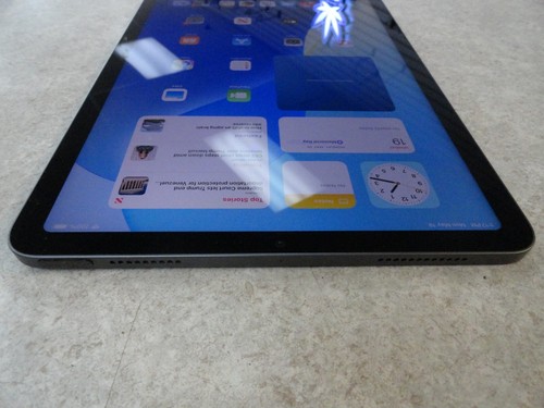 Apple iPad Air (5th Generation) A2588 64 GB, Wi-Fi, 10.9 in - Space Gray *READ* - Afbeelding 11 van 21