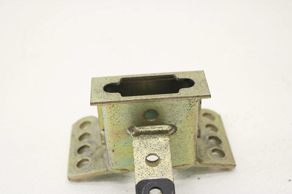 1999-2006 Harley Davidson Electra Glide  Seat Bracket Mount Mounting Bracket - Image 2 of 4