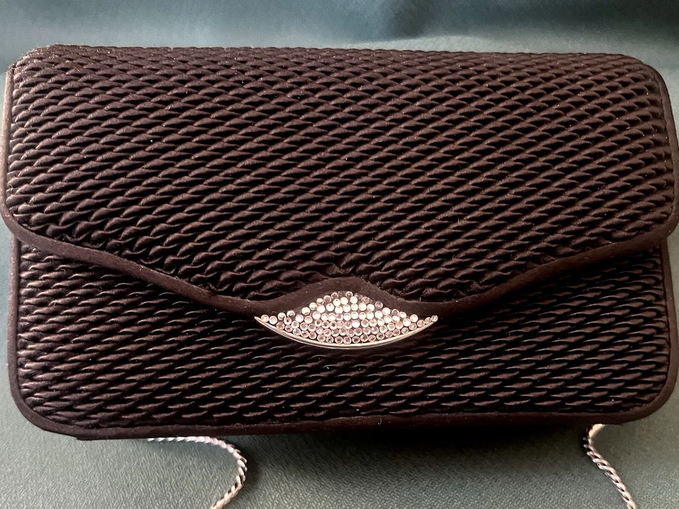 IMPRESIONANTE MONEDERO JUDITH LEIBER SEDA/SATÉN PLISADO MINAUDIÈRE CIERRE DE CRISTAL Foto 2 de 4