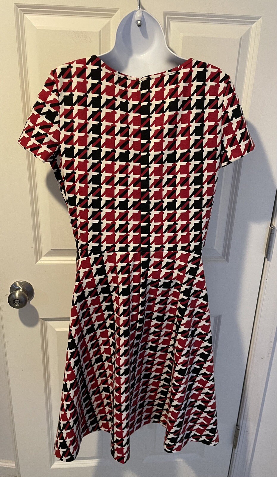 Talbots Medium Red Black White Patterned Professi… - image 2