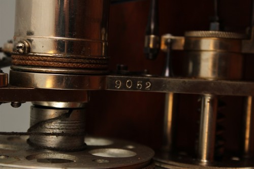 Antiguo Trill Indicator Co. de principios del siglo XIX Herramienta de motor de vapor con llave y estuche originales - Imagen 8 de 16