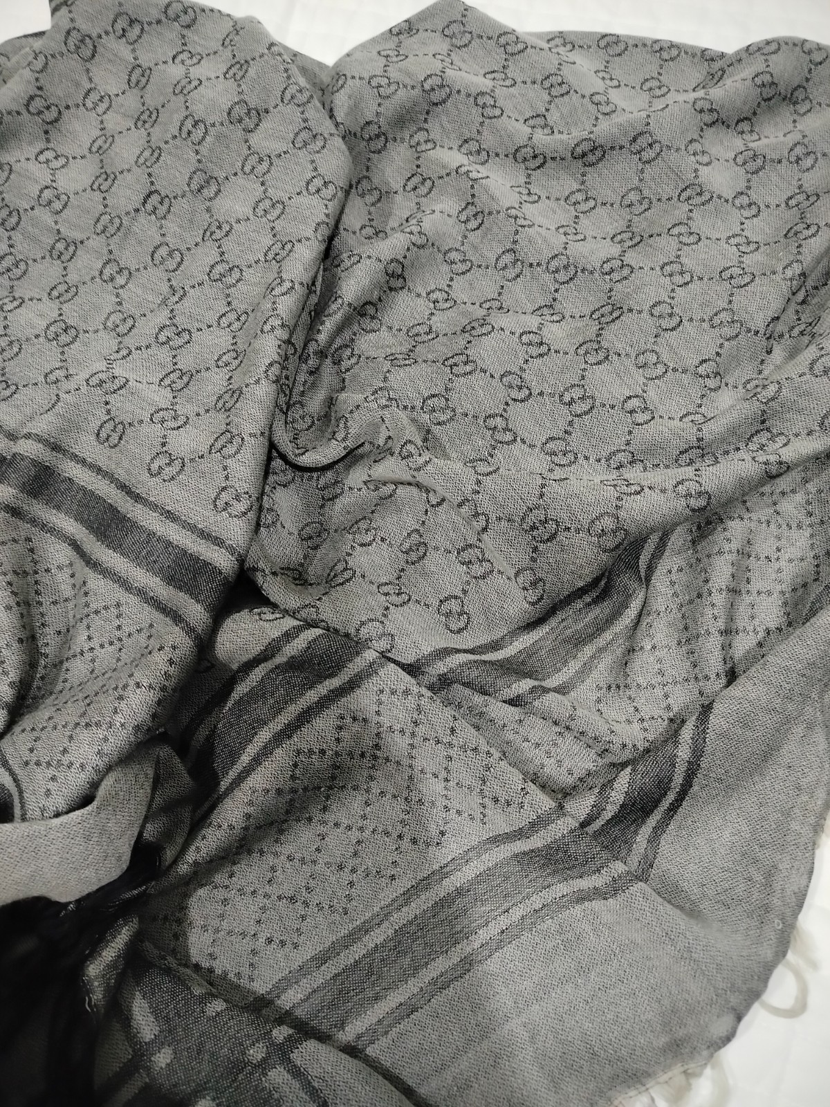 Gucci Women Shawl Scarf 100% wool made in italy large square scarf in Gray Color thumbnail 12