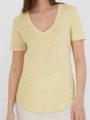 Aritzia the Group by Babaton - Foundation V-neck T-shirt Small. Yellow.