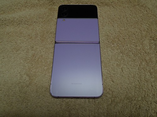 Samsung Galaxy Z Flip4, 128gb, Purple, AT&T Locked, in Great Condition!!! - Afbeelding 12 van 13