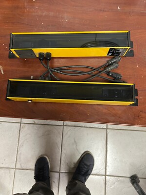 SMARTSCAN LIGHT CURTAIN PAIR MODEL 083-002 - YEAR 2012 - NEW OPEN BOX