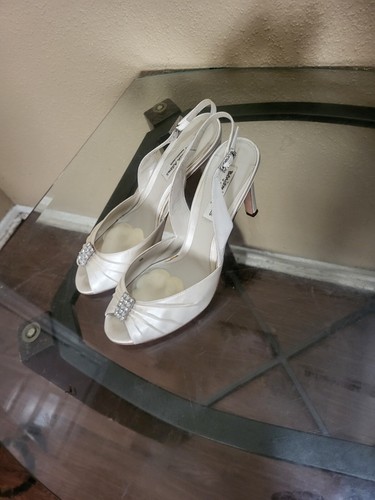 Benjamin Adams Women's Ivory Satin With Stones Shoes,Size 39/8,Cond.is V.Gd - 第 4/7 張圖片