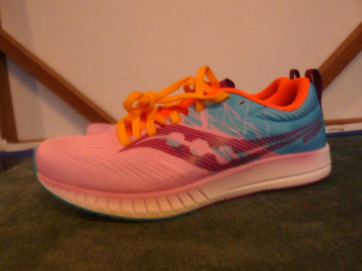 Saucony Fastwitch Road Racing Running Shoe   #S19053--25    Womens Sz.  7   NWOB