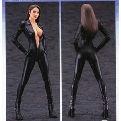 1/12 Resin Model Kit Beautiful Girl Motorcyclist Race Queen Speed Racer Unpainte