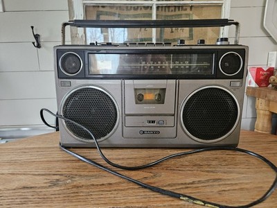 Vintage Sanyo M9930 Radio Works | eBay