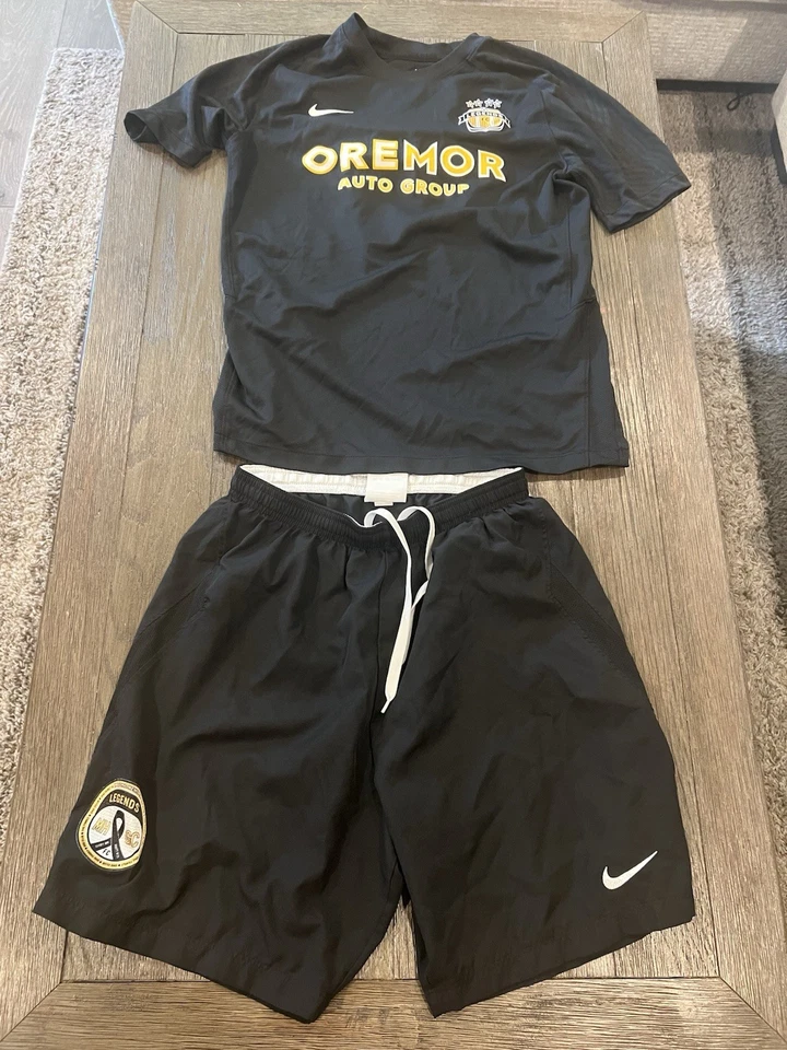 Hombres Nike Legends High School Fútbol Fútbol Uniforme Pantalones Cortos Camisa Pequeña Foto 2 de 2